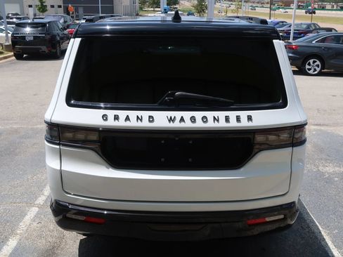 Used 2024 Jeep Grand Wagoneer Series III w/ Quick Order Packagew 28T AWD/4WD image 13