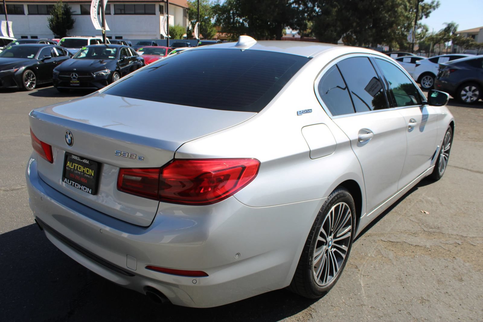 Used 2019 BMW 530e w/ Premium Package RWD image 38