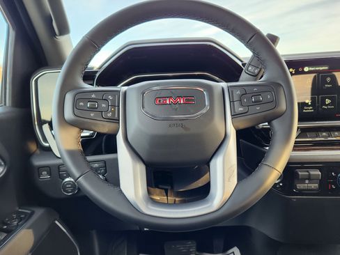 New 2026 GMC Sierra 1500 SLE w/ Preferred Package image 15