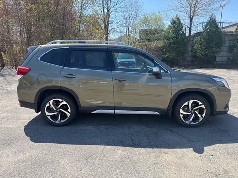 Used 2024 Subaru Forester Touring AWD/4WD image 2
