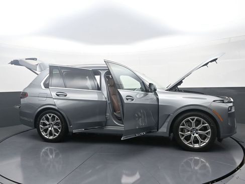 Used 2026 BMW X7 xDrive40i AWD/4WD image 46