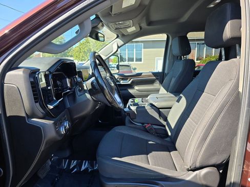 Used 2024 GMC Sierra 2500 SLE image 24