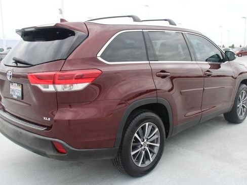 Used 2019 Toyota Highlander XLE w/ Protection Package #3 FWD image 3
