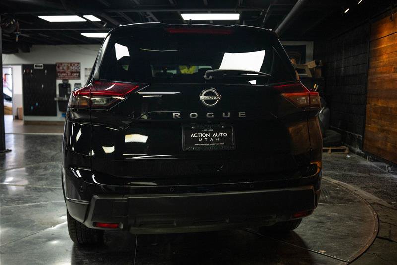 Used 2025 Nissan Rogue SV FWD image 6