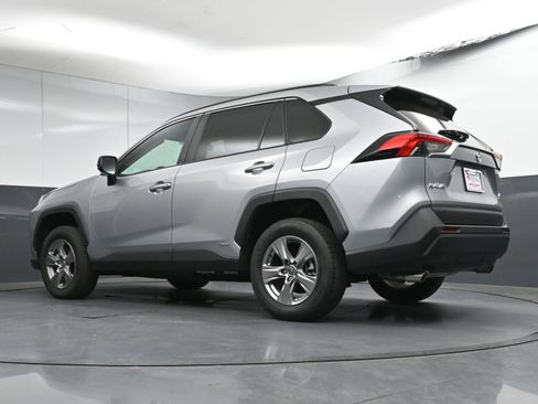 Certified 2025 Toyota RAV4 LE image 25