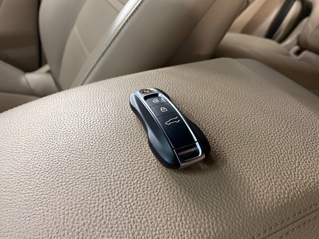 Used 2023 Porsche Cayenne AWD/4WD image 88