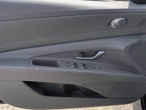 Used 2025 Hyundai Elantra SEL FWD image 11