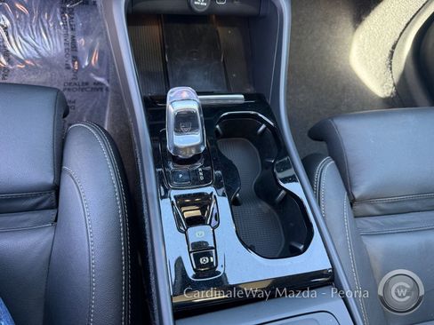 Used 2025 Volvo XC40 B5 Plus AWD/4WD image 24