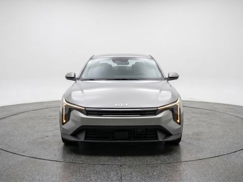 Used 2025 Kia K4 LXS image 2