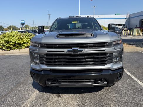 Used 2024 Chevrolet Silverado 2500 Custom w/ Custom Value Package AWD/4WD image 3