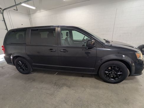 Used 2020 Dodge Grand Caravan GT FWD image 3