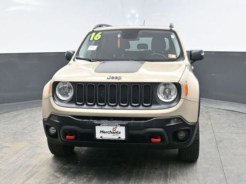 Used 2016 Jeep Renegade Trailhawk image 2