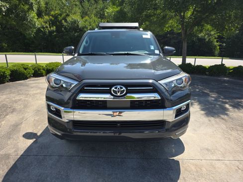 Used 2024 Toyota 4Runner Limited AWD/4WD image 10