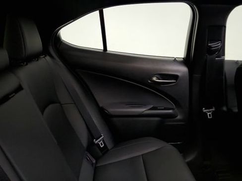 Used 2025 Lexus UX 300h FWD image 39