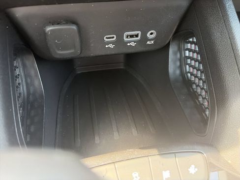 Used 2022 Chevrolet TrailBlazer RS w/ Sun and Liftgate Package FWD image 26