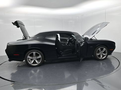 Used 2016 Dodge Challenger R/T RWD image 48