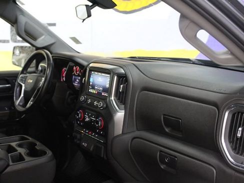 Used 2021 Chevrolet Silverado 1500 LT w/ Convenience Package II RWD image 10