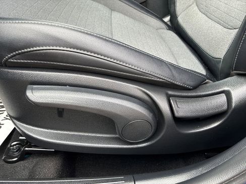 Used 2023 Kia Seltos S w/ Navigation Package image 12