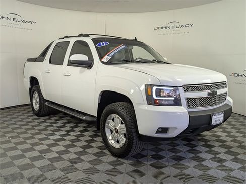 Used 2011 Chevrolet Avalanche LT w/ Luxury Package image 7