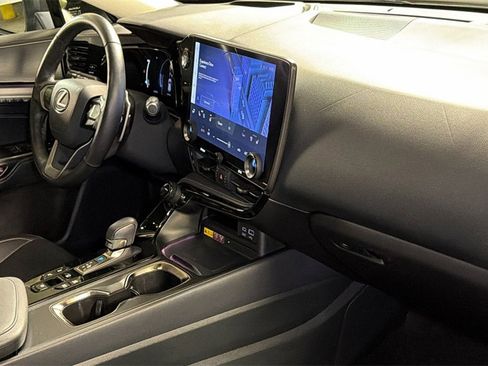 Certified 2022 Lexus NX 450h+ AWD image 11