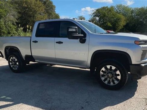 Used 2022 Chevrolet Silverado 2500 Custom w/ Custom Convenience Package image 2
