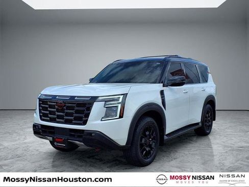 Certified 2025 Nissan Armada PRO-4X AWD/4WD image 4