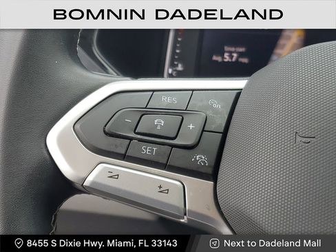 Used 2022 Volkswagen Taos SEL w/ Panoramic Sunroof Package image 18