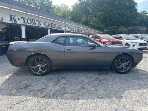 Used 2018 Dodge Challenger SXT Plus RWD image 5