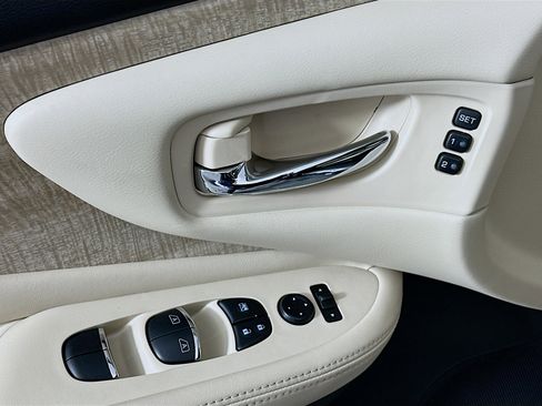 Used 2023 Nissan Murano SL w/ SL Moonroof Package image 15