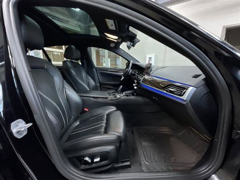 Used 2019 BMW 530i w/ Convenience Package RWD image 29
