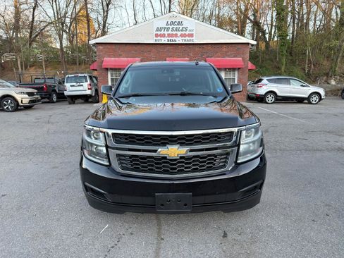 Used 2019 Chevrolet Suburban LT image 2