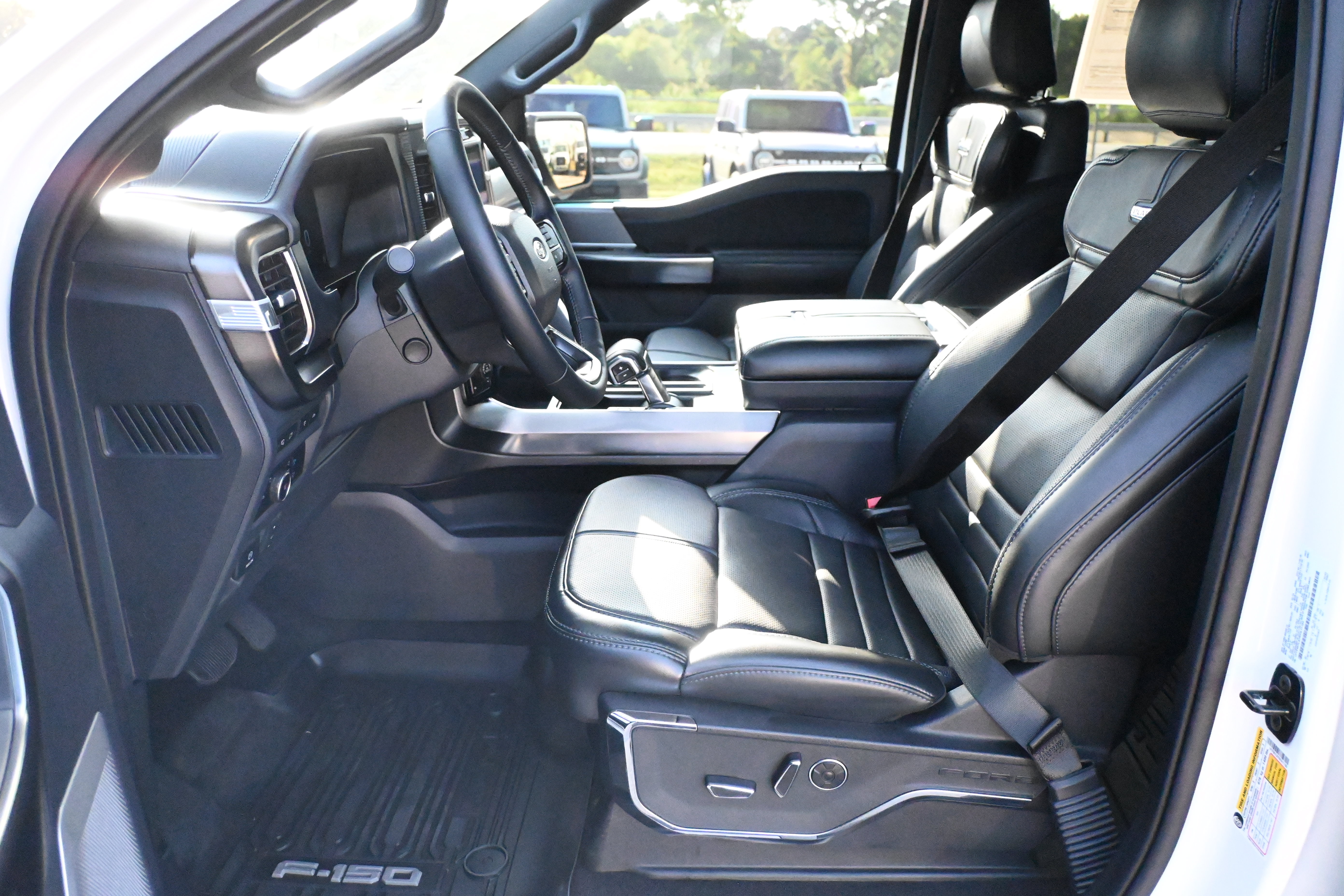 Used 2024 Ford F150 Platinum w/ Equipment Group 702A High AWD/4WD image 13