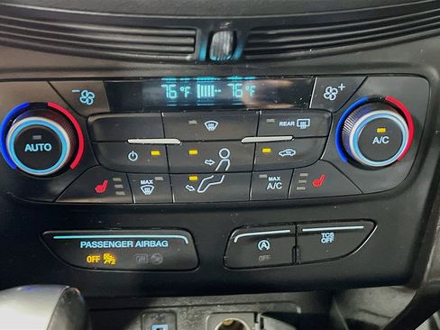 Used 2018 Ford Escape SE w/ SE Sport Appearance Package FWD image 25