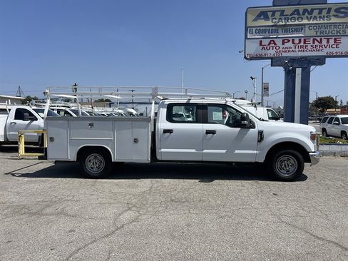 Used 2022 Ford F250 XL w/ Power Equipment Group RWD image 2