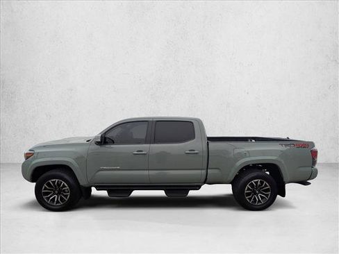 Used 2022 Toyota Tacoma TRD Sport w/ Technology Package AWD/4WD image 9