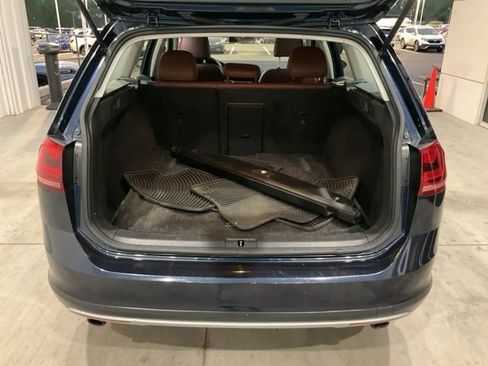 Used 2017 Volkswagen Golf Alltrack SE AWD/4WD image 16
