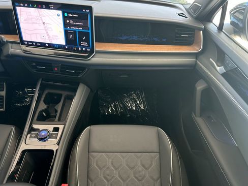 New 2026 Volkswagen Tiguan SEL R-Line AWD/4WD image 40