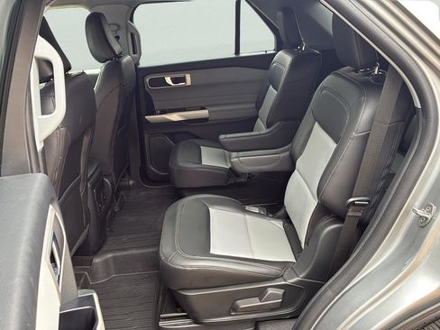 Used 2022 Ford Explorer XLT w/ Equipment Group 202A image 24