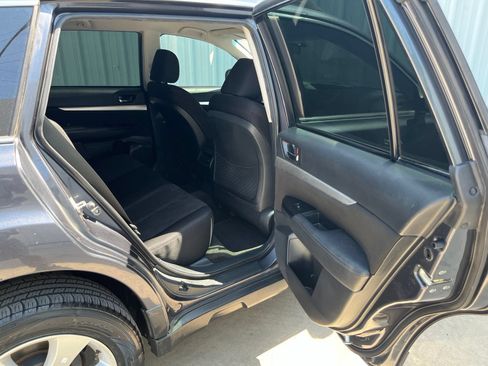 Used 2013 Subaru Outback 2.5i Premium w/ All-Weather Pkg AWD/4WD image 14