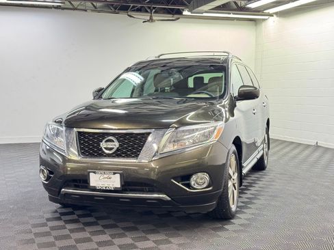 Used 2016 Nissan Pathfinder Platinum image 1