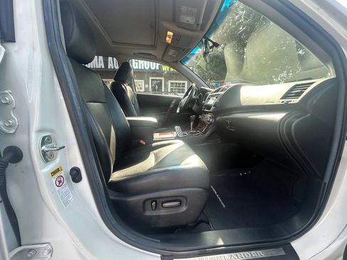 Used 2013 Toyota Highlander Limited FWD image 8