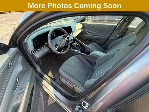 Used 2025 Hyundai Elantra SEL FWD image 6