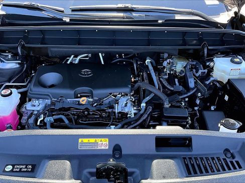 Used 2021 Toyota Highlander XLE FWD image 31