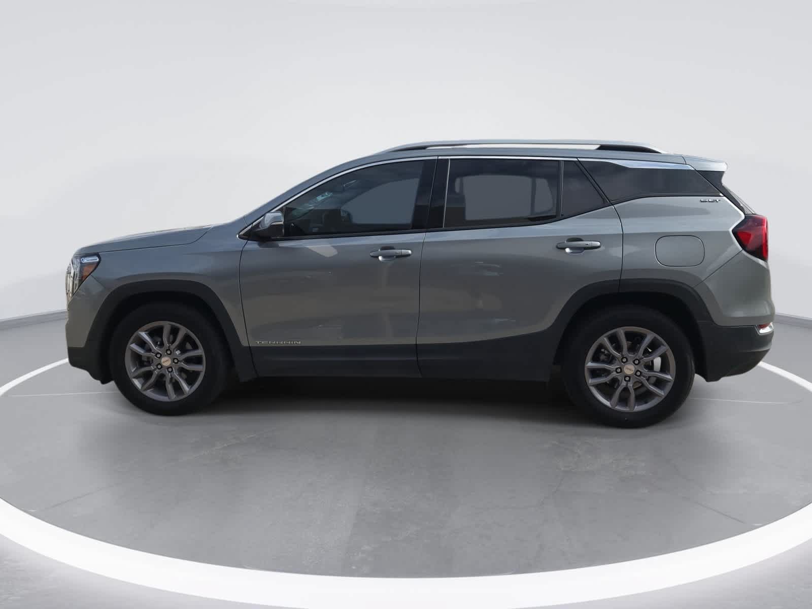 Used 2023 GMC Terrain SLT FWD image 5