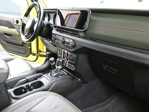 Used 2024 Jeep Gladiator Mojave image 18