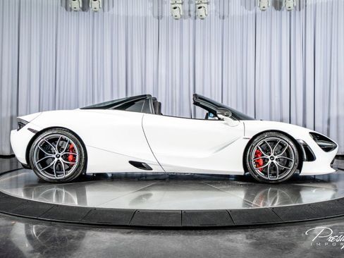 Used 2022 McLaren 720S Spider image 40