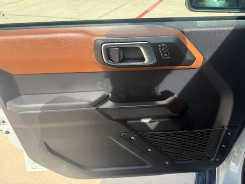 Used 2024 Ford Bronco Outer Banks AWD/4WD image 11