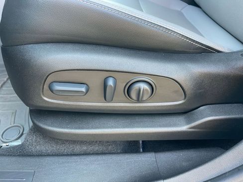 Used 2022 GMC Terrain SLT w/ Infotainment Package II image 10