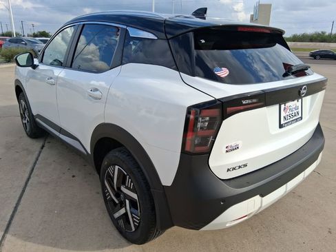 New 2026 Nissan Kicks SV w/ SV Premium Package FWD image 5