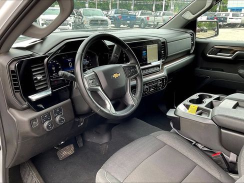 Used 2023 Chevrolet Silverado 1500 LT AWD/4WD image 8
